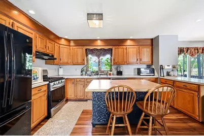 128 Swan Ave, Ludlow, MA 01056 - Photo 7