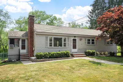 414 Grove St, Reading, MA 01867 - Photo 3
