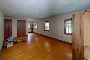 8 Pennock Rd, Chelmsford, MA 01824 - Photo 9