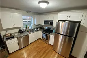 24 Beacon Pl, Somerville, MA 02143 - Photo 3