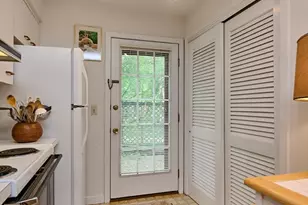 57 Amity Pl, Amherst, MA 01002 - Photo 11