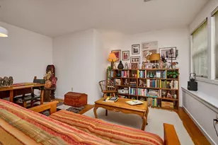 57 Amity Pl, Amherst, MA 01002 - Photo 5
