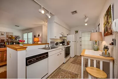 57 Amity Pl #57, Amherst, MA 01002 - Photo 9