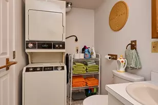 57 Amity Pl, Amherst, MA 01002 - Photo 15