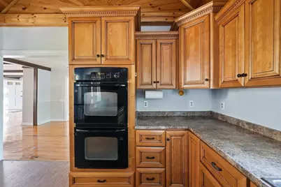 11 Glover St, Southbridge, MA 01550 - Photo 9