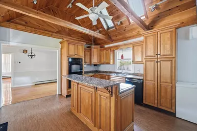 11 Glover St, Southbridge, MA 01550 - Photo 11