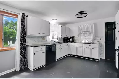 135 Bulat Dr, Springfield, MA 01129 - Photo 11