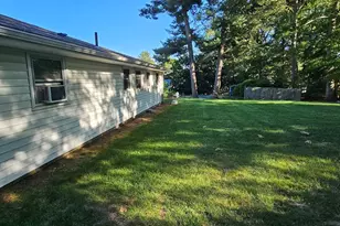 22 Pondview Cir, Brockton, MA 02301 - Photo 3