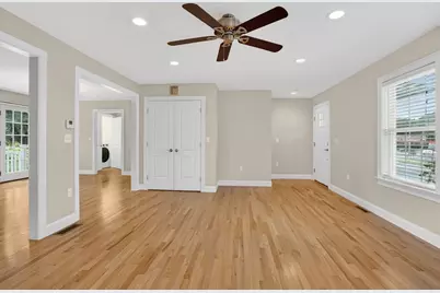 8-10 Begley St #10, Agawam, MA 01001 - Photo 7
