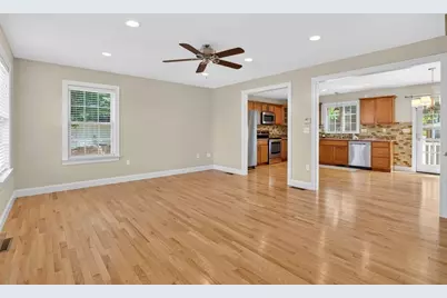 8-10 Begley St #10, Agawam, MA 01001 - Photo 3