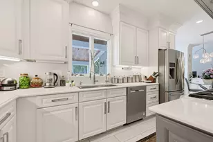 23 Goodnow Ln, Framingham, MA 01702 - Photo 9