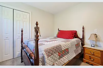 8 Union St, North Brookfield, MA 01535 - Photo 17