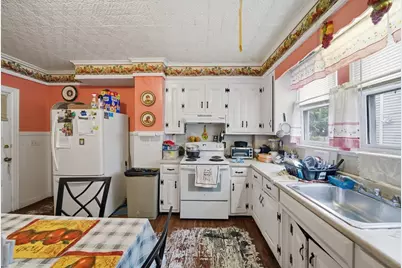 133 Oak St, Holyoke, MA 01040 - Photo 27