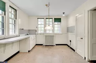 128 Dudley St, Brookline, MA 02445 - Photo 9