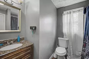 23 Jenness St, Springfield, MA 01104 - Photo 17