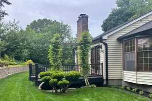 608 Pinewood Dr, Longmeadow, MA 01106 - Photo 3