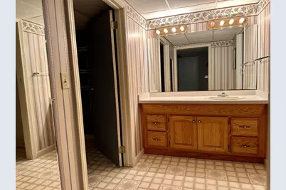 608 Pinewood Dr, Longmeadow, MA 01106 - Photo 25