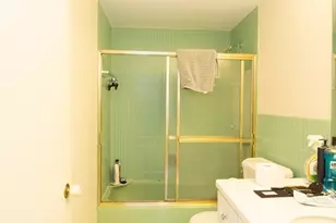 22 Chestnut Pl, Brookline, MA 02445 - Photo 11