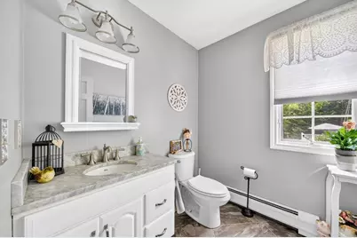 42 Medeiros Ln, Dartmouth, MA 02747 - Photo 15