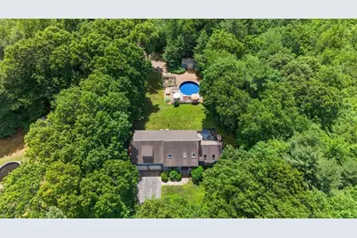 42 Medeiros Ln, Dartmouth, MA 02747 - Photo 5