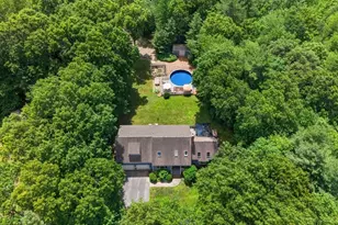 42 Medeiros Ln, Dartmouth, MA 02747 - Photo 5