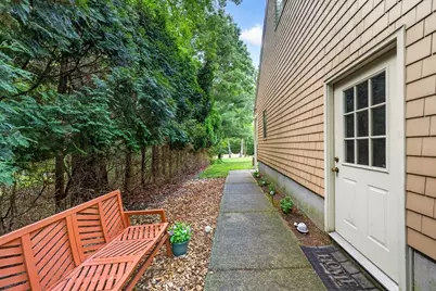 42 Medeiros Ln, Dartmouth, MA 02747 - Photo 7