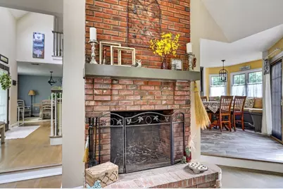 42 Medeiros Ln, Dartmouth, MA 02747 - Photo 21