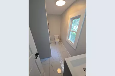 49 Corona St, Springfield, MA 01104 - Photo 9