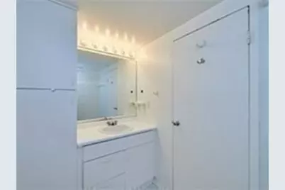 50 56 Broadlawn Park #512, Boston, MA 02132 - Photo 15