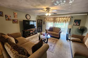 510 High St, Clinton, MA 01510 - Photo 5