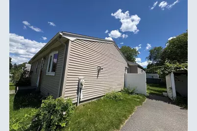 40 Partridge Dr, Springfield, MA 01119 - Photo 3