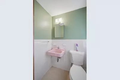 37 Woodcrest Ct, Chicopee, MA 01020 - Photo 9