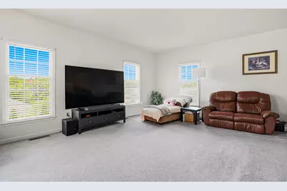 34 Hemingway St, Shrewsbury, MA 01545 - Photo 25