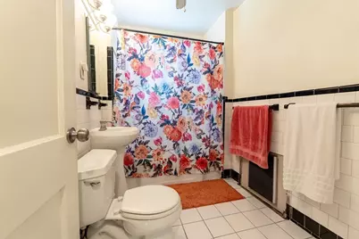 33 Hammond Pond Pkwy #4, Brookline, MA 02467 - Photo 5