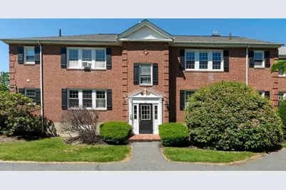 33 Hammond Pond Pkwy #4, Brookline, MA 02467 - Photo 1