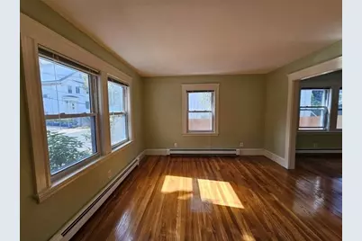 18 Banks St #1, Belmont, MA 02478 - Photo 5