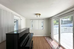 5 Dietz Ct, Boston, MA 02136 - Photo 5