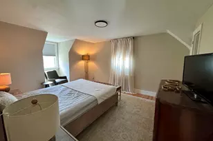 26 Grandview St, Springfield, MA 01118 - Photo 9