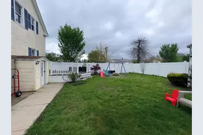 245 Clifford St, New Bedford, MA 02745 - Photo 9