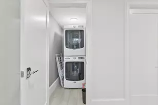 467 E 8th, Boston, MA 02127 - Photo 11
