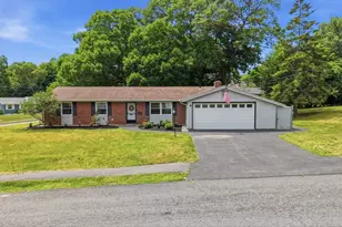 4 Surrey Ln, Peabody, MA 01960 - Photo 1