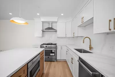 595 Broadway #302, Somerville, MA 02145 - Photo 5