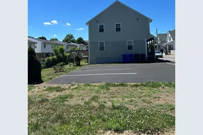 35-37 Pine St Court, Springfield, MA 01105 - Photo 3