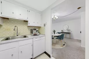 48 Bigelow Ave, Watertown, MA 02472 - Photo 11