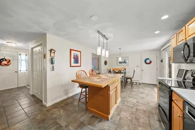 31 Emerald Dr, Lynn, MA 01904 - Photo 11