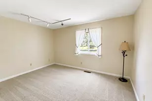 13 Northfield Ln, Dartmouth, MA 02747 - Photo 17