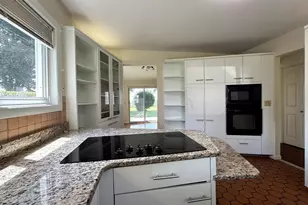 13 Northfield Ln, Dartmouth, MA 02747 - Photo 7