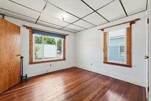 136 Maynard St, Springfield, MA 01109 - Photo 13