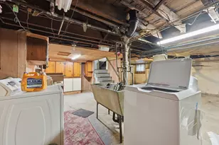 136 Maynard St, Springfield, MA 01109 - Photo 23
