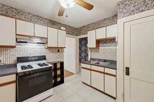 136 Maynard St, Springfield, MA 01109 - Photo 5